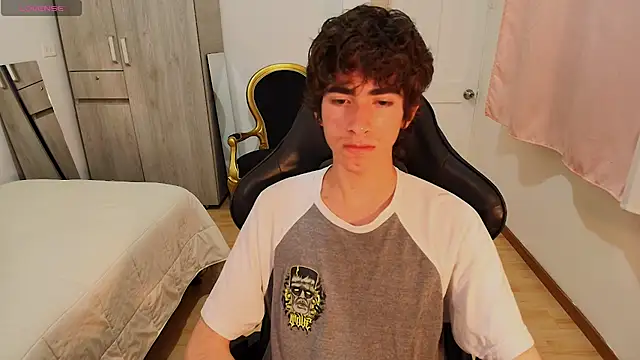 Snapshot of Nude_Boy18 chatting on 09/15/25, 02:55 Nude Boy18 online show from 09/15/25, 02:55