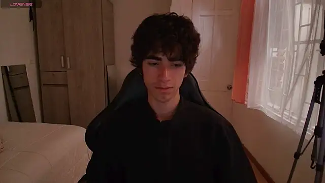 Snapshot of Nude_Boy18 chatting on 09/18/25, 09:50 Nude Boy18 online show from 09/18/25, 09:50