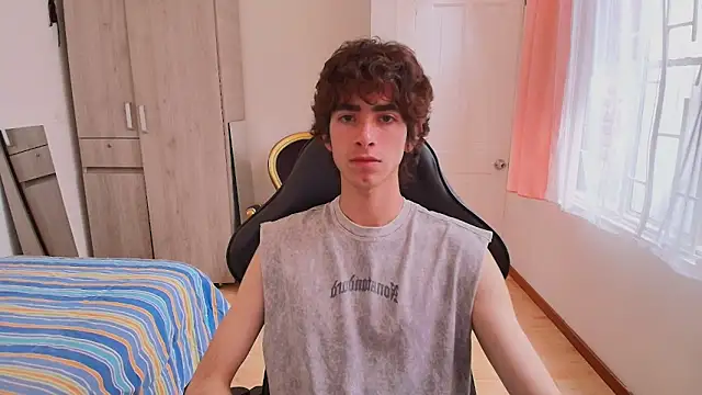 Snapshot of Nude_Boy18 chatting on 09/21/25, 08:21 Nude Boy18 online show from 09/21/25, 08:21