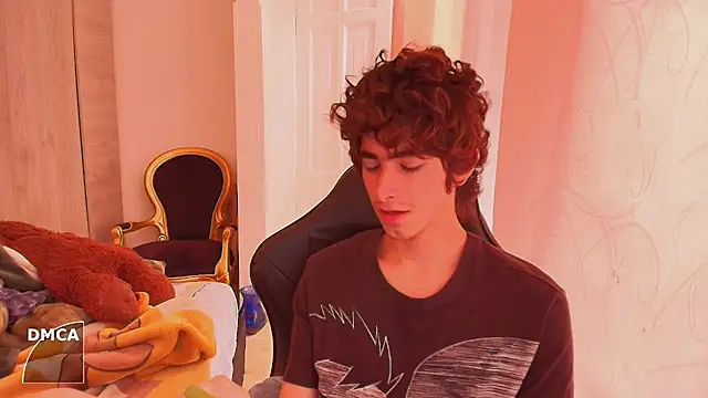 Snapshot of Nude_Boy18 chatting on 10/03/25, 04:26 Nude Boy18 online show from 10/03/25, 04:26