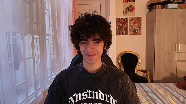 Snapshot of Nude_Boy18 chatting on 11/01/25, 10:12 Nude Boy18 online show from 11/01/25, 10:12