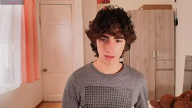 Snapshot of Nude_Boy18 chatting on 11/22/25, 09:25 Nude Boy18 online show from 11/22/25, 09:25