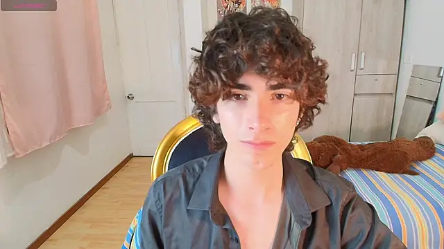 Snapshot of Nude_Boy18 chatting on 11/25/25, 04:12 Nude Boy18 online show from 11/25/25, 04:12