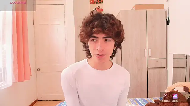 Snapshot of Nude_Boy18 chatting on 11/26/25, 03:57 Nude Boy18 online show from 11/26/25, 03:57