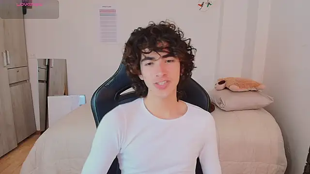 Nude Boy18 online show from 02/13/26, 07:10