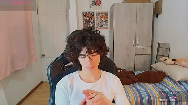 Nude Boy18 online show from 03/11/26, 01:00