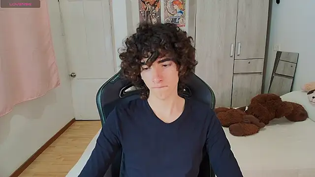 Nude Boy18 online show from 03/18/26, 11:30