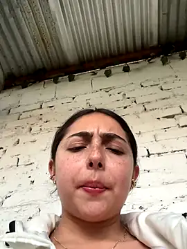 Snapshot of Dulce_1408 chatting on 12/04/25, 10:18 Dulce 1408 online show from 12/04/25, 10:18