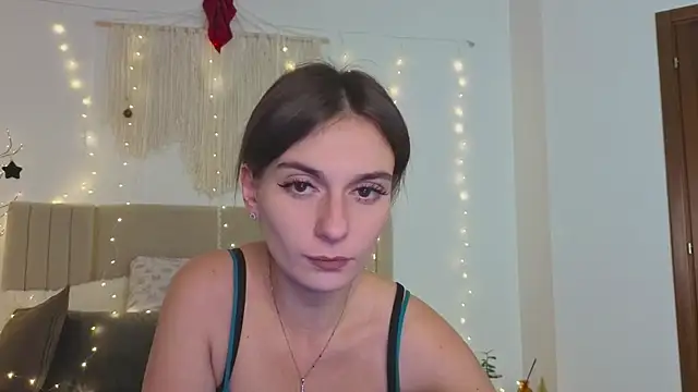 Little mia   online show from 12/20/25, 10:39