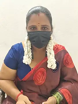 Snapshot of Tamil_Sweety chatting on 08/08/26, 05:59 Tamil Sweety online show from 08/08/26, 05:59