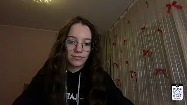 Snapshot of Vietero chatting on 05/24/26, 08:14 Vietero online show from 05/24/26, 08:14