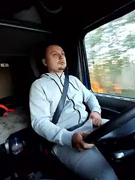 Amberdual online show from 10/20/25, 05:30