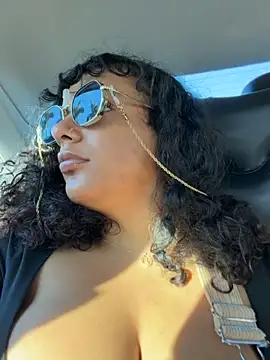 Snapshot of allybluee777 chatting on 02/23/26, 01:19 allybluee777 online show from 02/23/26, 01:19