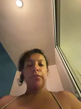 Snapshot of allybluee777 chatting on 06/20/26, 02:47 allybluee777 online show from 06/20/26, 02:47