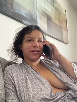 Snapshot of allybluee777 chatting on 06/20/26, 03:26 allybluee777 online show from 06/20/26, 03:26