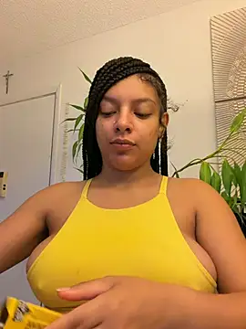 Snapshot of allybluee777 chatting on 07/01/26, 12:01 allybluee777 online show from 07/01/26, 12:01