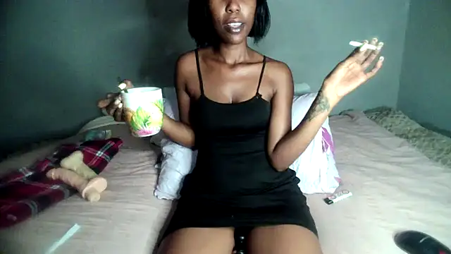 Snapshot of blueyXxX chatting on 04/22/26, 03:31 blueyXxX online show from 04/22/26, 03:31