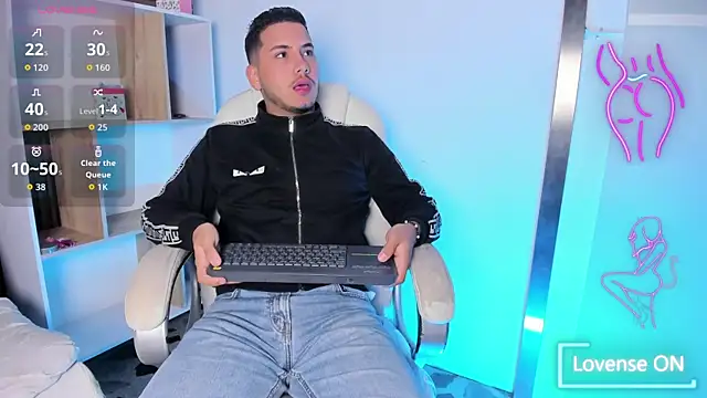 Snapshot of Axel_grey_ chatting on 09/09/25, 12:26 Axel grey online show from 09/09/25, 12:26