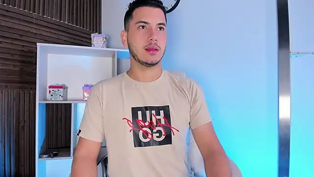 Snapshot of Axel_grey_ chatting on 10/23/25, 12:15 Axel grey online show from 10/23/25, 12:15