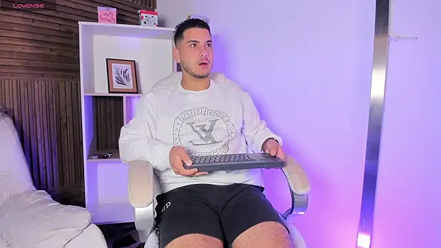 Snapshot of Axel_grey_ chatting on 11/15/25, 12:23 Axel grey online show from 11/15/25, 12:23