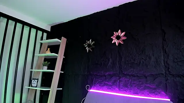 Snapshot of Axel_grey_ chatting on 12/21/25, 11:39 Axel grey online show from 12/21/25, 11:39