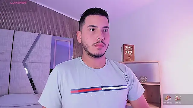 Snapshot of Axel_grey_ chatting on 01/17/26, 12:43 Axel grey online show from 01/17/26, 12:43