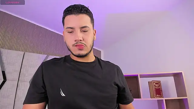 Snapshot of Axel_grey_ chatting on 02/10/26, 12:31 Axel grey online show from 02/10/26, 12:31