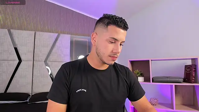 Snapshot of Axel_grey_ chatting on 02/19/26, 12:45 Axel grey online show from 02/19/26, 12:45