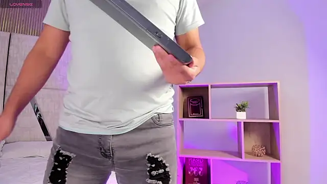 Snapshot of Axel_grey_ chatting on 02/26/26, 12:48 Axel grey online show from 02/26/26, 12:48