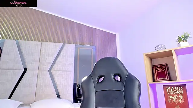 Snapshot of Axel_grey_ chatting on 03/21/26, 12:32 Axel grey online show from 03/21/26, 12:32