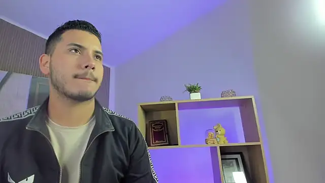 Snapshot of Axel_grey_ chatting on 03/27/26, 12:27 Axel grey online show from 03/27/26, 12:27