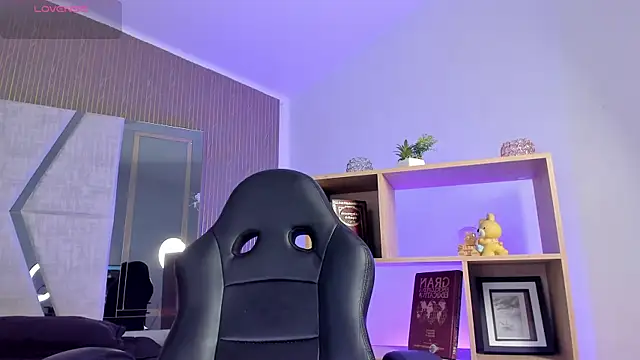 Snapshot of Axel_grey_ chatting on 04/03/26, 12:47 Axel grey online show from 04/03/26, 12:47