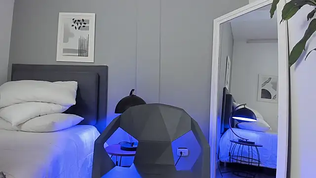 Tylerffoxx online show from 09/08/25, 08:52