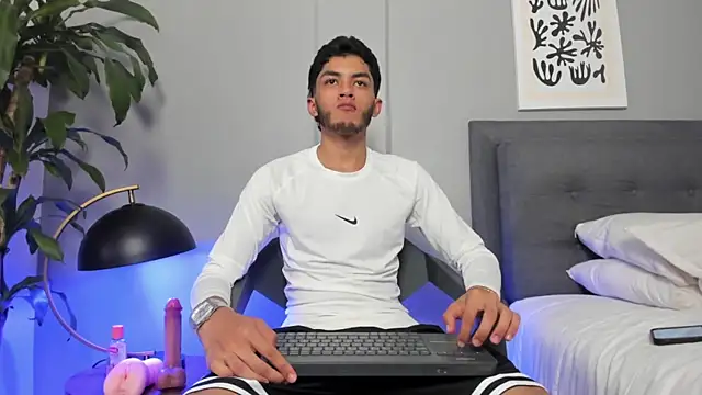 Tylerffoxx online show from 07/08/26, 10:58