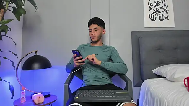 Tylerffoxx online show from 07/23/26, 11:24