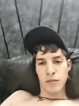 Jheampiiero online show from 10/26/25, 06:58