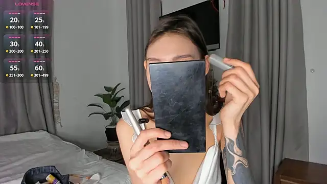 Amy Loveme online show from 12/18/25, 11:11