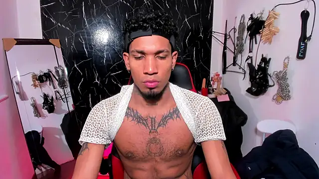 Snapshot of DIEGO_WICKED chatting on 09/13/25, 02:44 DIEGO WICKED online show from 09/13/25, 02:44