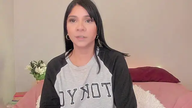 Laura-angeel online show from 11/03/25, 08:10