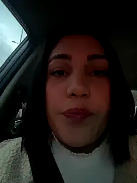 Snapshot of caroline__muller chatting on 09/29/25, 10:42 caroline muller online show from 09/29/25, 10:42