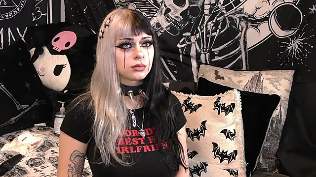 Paige Turner online show from 02/05/26, 01:43