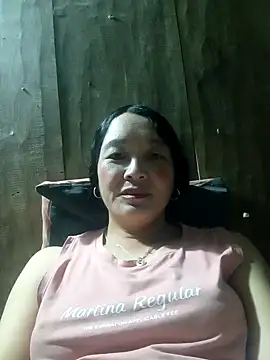 Snapshot of Bliss_rose chatting on 09/28/25, 03:45 Bliss rose online show from 09/28/25, 03:45