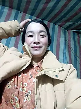 Snapshot of Bliss_rose chatting on 11/06/25, 03:29 Bliss rose online show from 11/06/25, 03:29