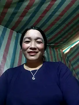 Snapshot of Bliss_rose chatting on 11/14/25, 06:34 Bliss rose online show from 11/14/25, 06:34