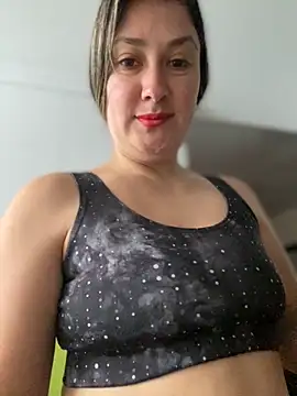 Snapshot of Abby-LS chatting on 11/10/25, 12:04 Abby-LS online show from 11/10/25, 12:04