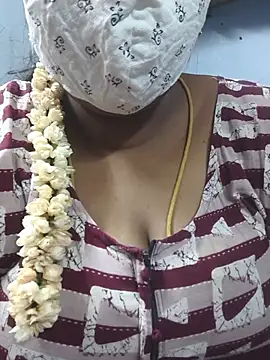 Snapshot of TAMIL_ELAKKIYA chatting on 06/24/26, 12:53 TAMIL ELAKKIYA online show from 06/24/26, 12:53
