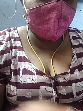 Snapshot of TAMIL_ELAKKIYA chatting on 07/08/26, 05:06 TAMIL ELAKKIYA online show from 07/08/26, 05:06