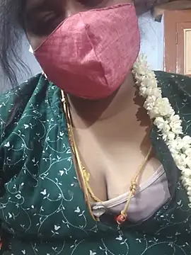 Snapshot of TAMIL_ELAKKIYA chatting on 07/16/26, 05:52 TAMIL ELAKKIYA online show from 07/16/26, 05:52