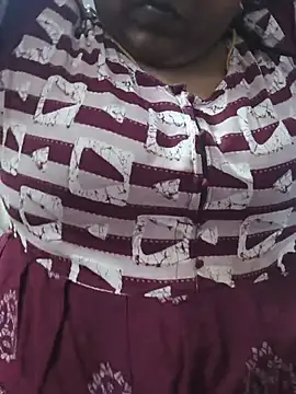 Snapshot of TAMIL_ELAKKIYA chatting on 07/25/26, 04:26 TAMIL ELAKKIYA online show from 07/25/26, 04:26