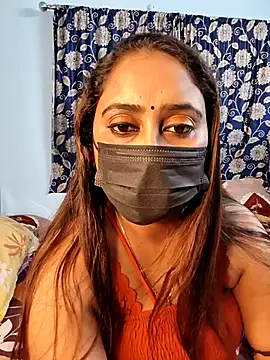 Snapshot of Cute-lusi chatting on 10/31/25, 06:20 Cute-lusi online show from 10/31/25, 06:20